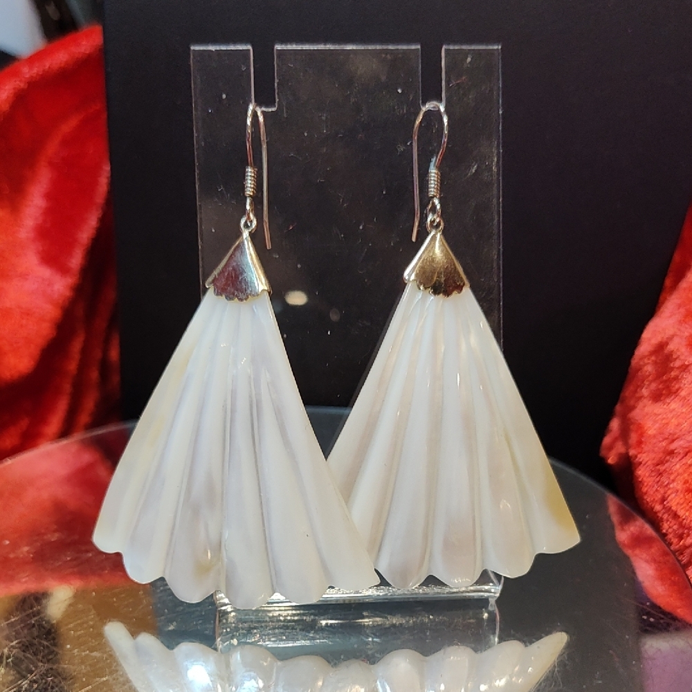 Vintage White Carved Fan-Shaped Mother Of Pearl Earrings